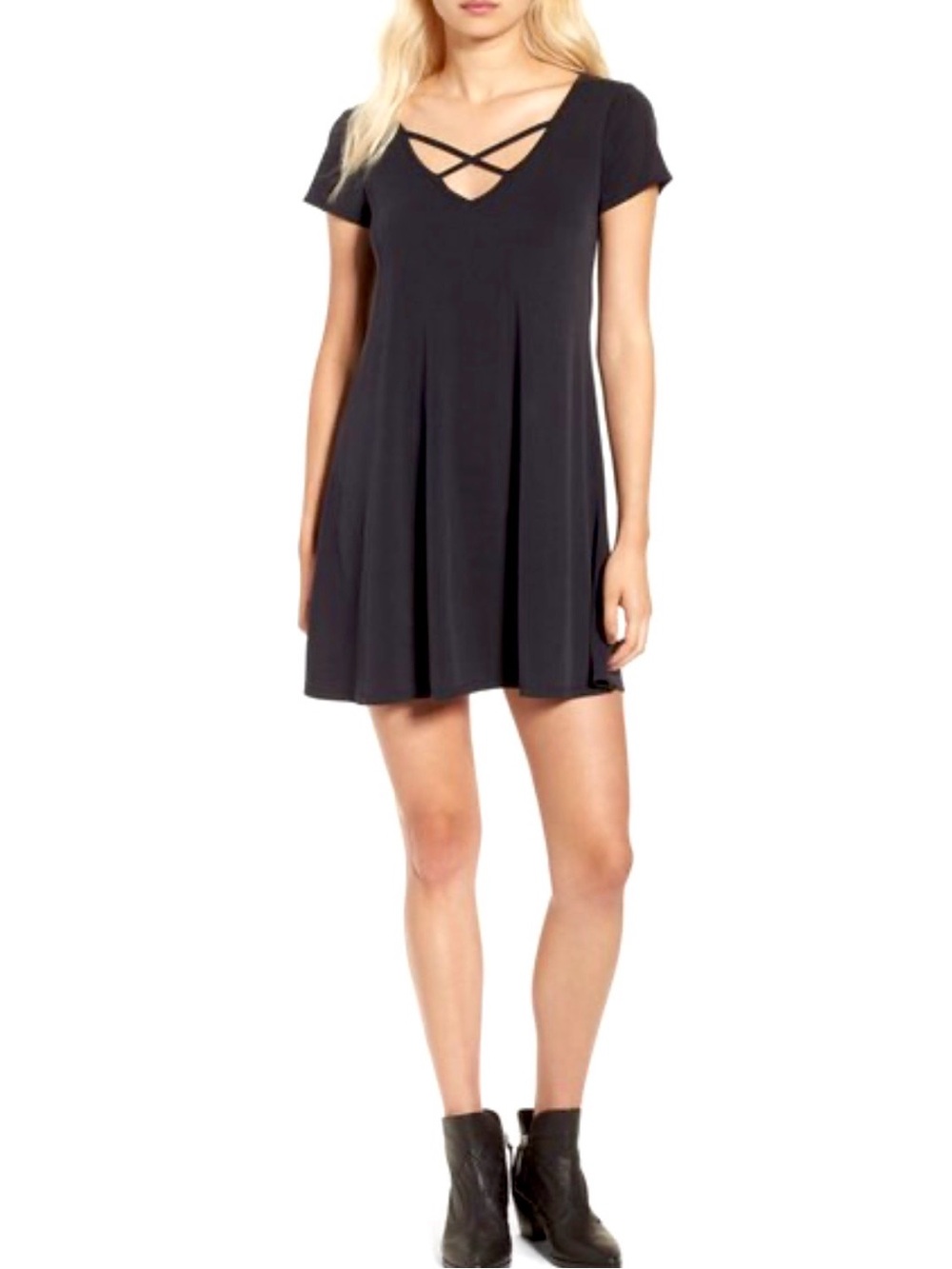 NWT Socialite Nordstrom’s Cross-Front T-Shirt Mini Dress